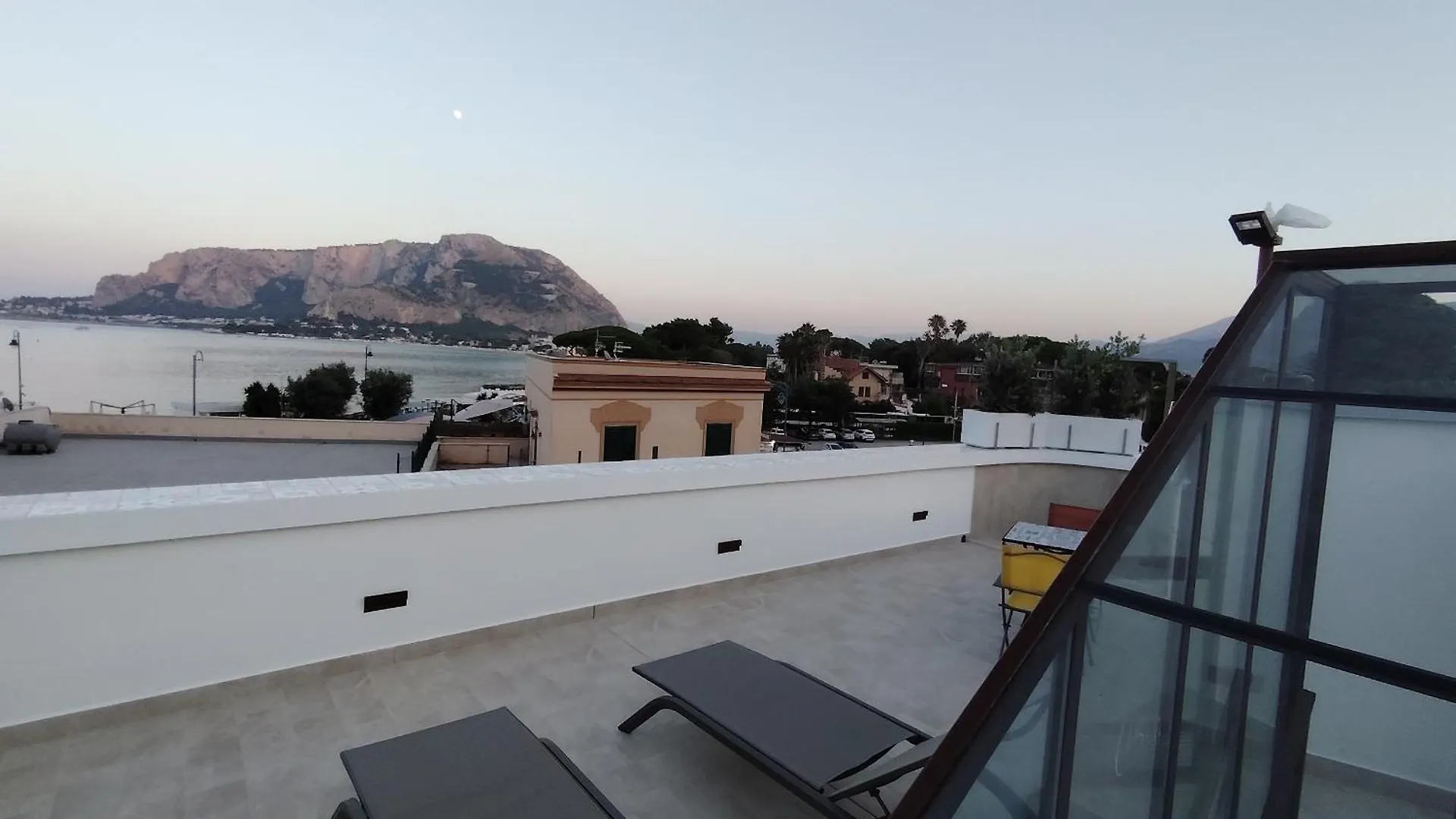 La Terrazza Del Sole Di Mondello Apartment Palermo 0*,  Italy