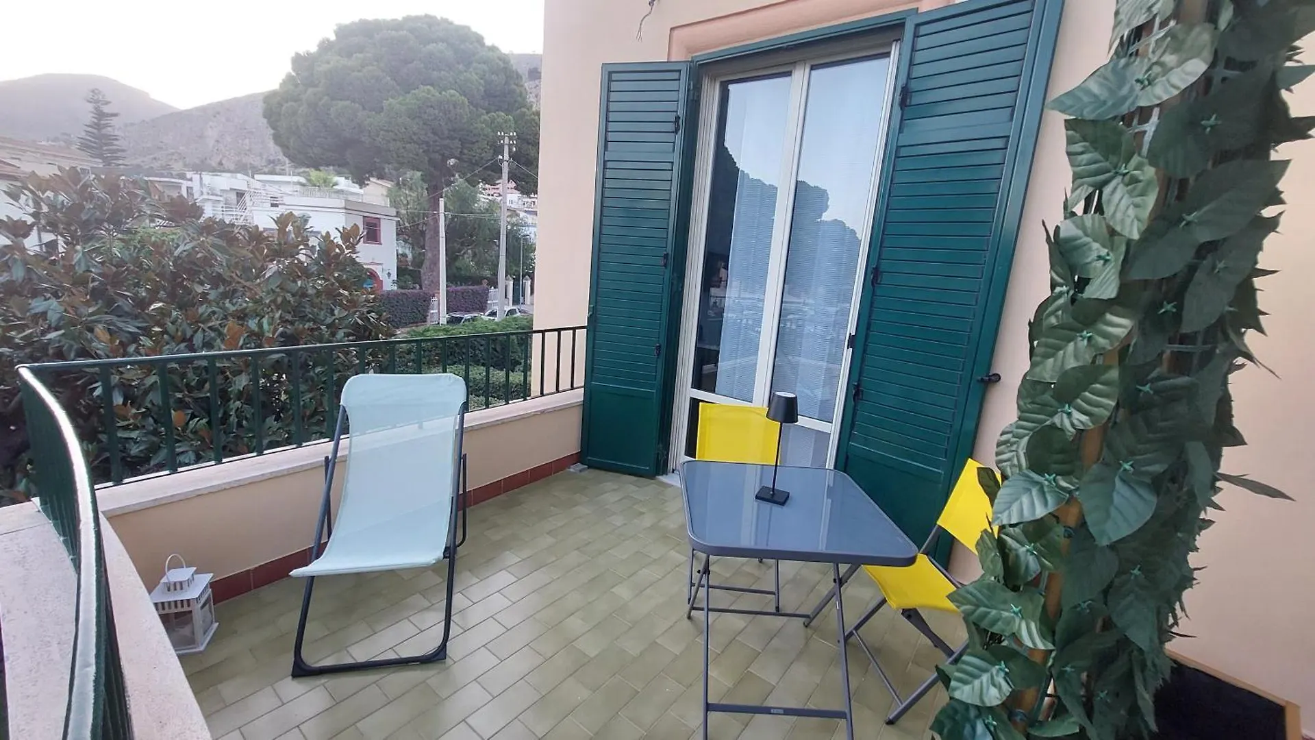 בית אירוח דירות פלרמו La Terrazza Del Sole Di Mondello איטליה