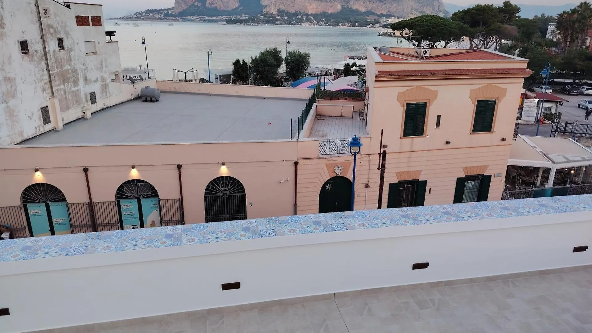 דירות פלרמו La Terrazza Del Sole Di Mondello 0*,